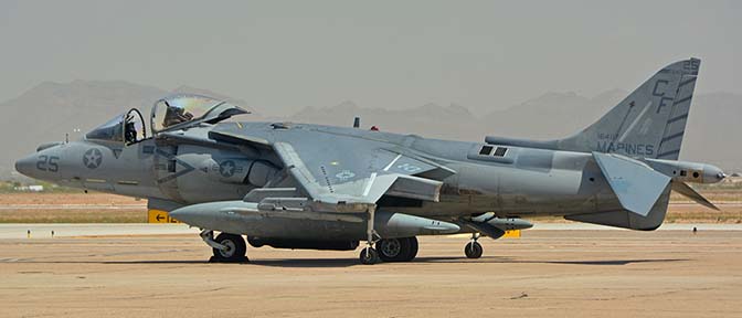 McDonnell-Douglas AV-8B Harrier BuNo 164117 #25, VMA-211 Avengers